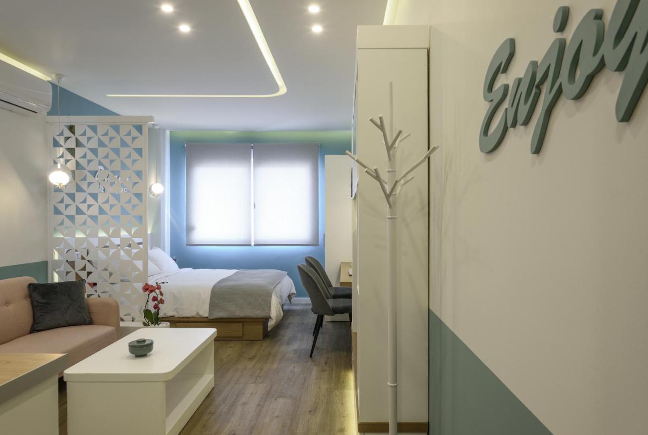 Τhe Half Root Suite In The Heart Of City Center 塞萨洛尼基 外观 照片