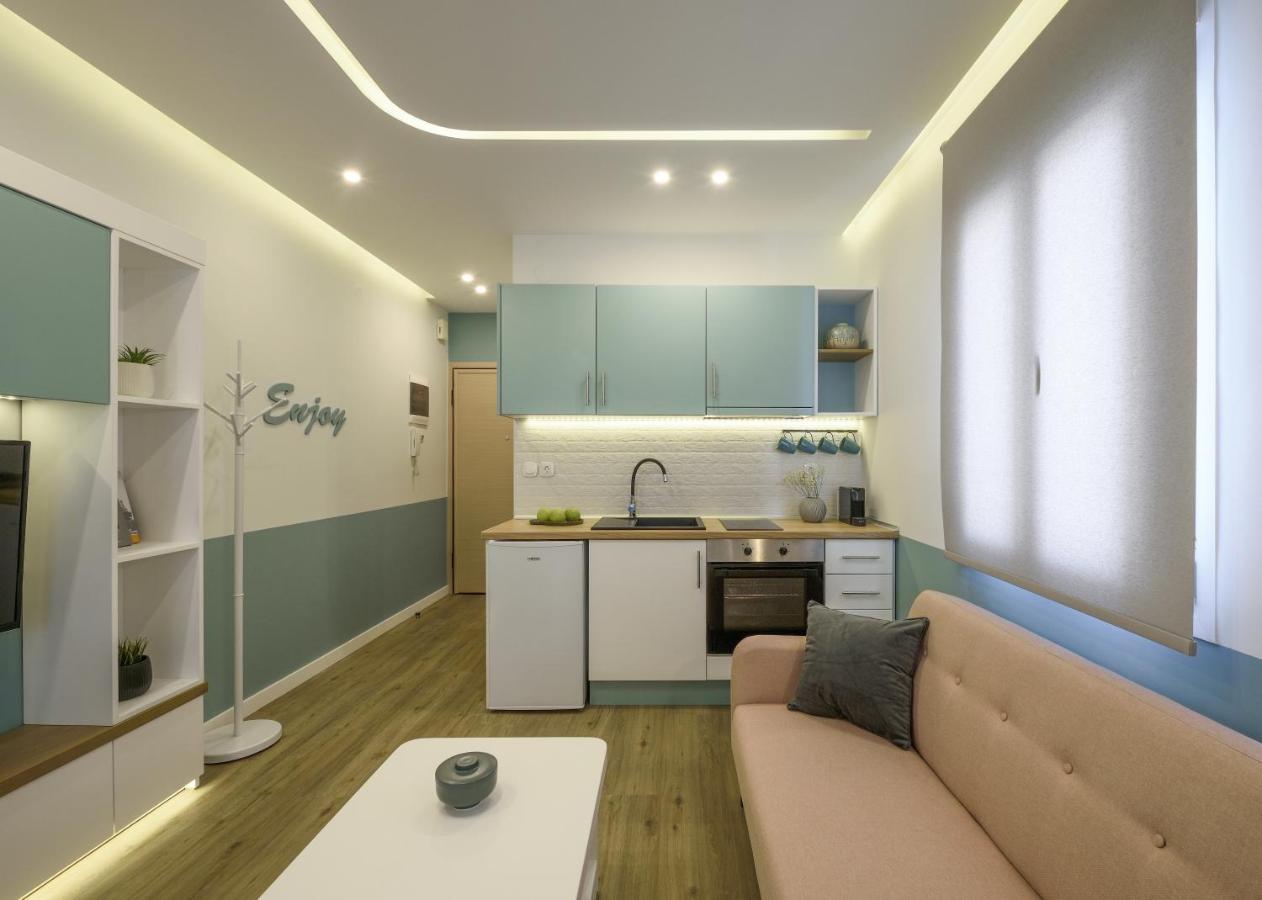 Τhe Half Root Suite In The Heart Of City Center 塞萨洛尼基 外观 照片