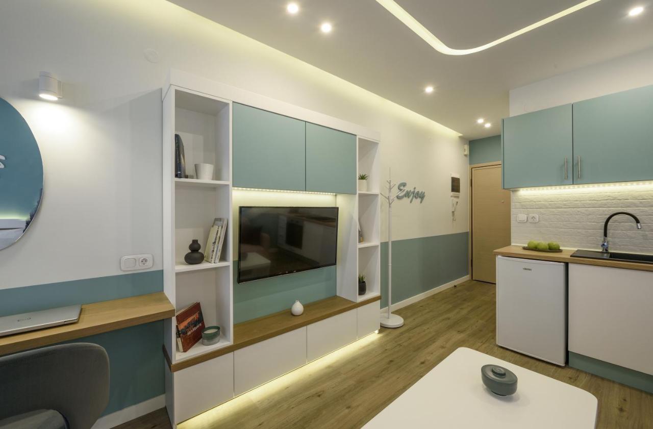 Τhe Half Root Suite In The Heart Of City Center 塞萨洛尼基 外观 照片